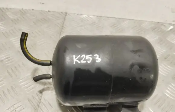 Vacuum air tank