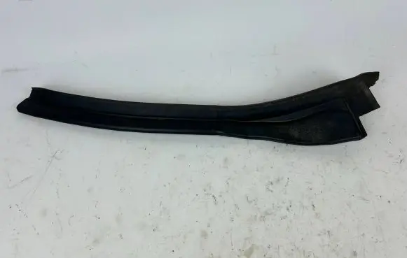 Jaguar I-Pace Rubber seal rear door J9D325384