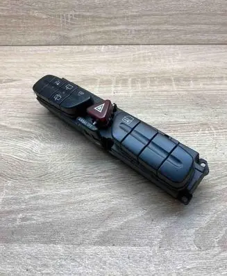 Mercedes-Benz C W203 Hazard light switch 2038210651 3306380101 Q13