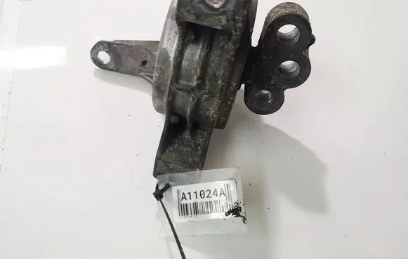 Opel Astra H Engine mount bracket 