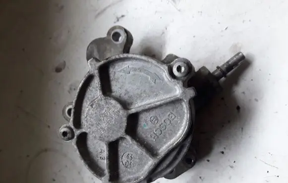 Volvo V50 Vacuum pump
