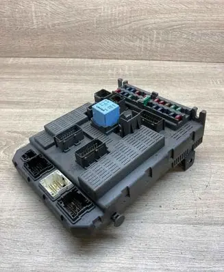Citroen C5 Fuse module 9647448280