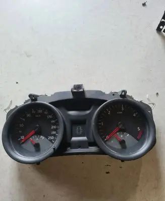Renault Megane II Speedometer (instrument cluster) 8200399693 35110419 2RPF10A855A