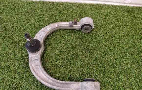Mercedes-Benz GL X164 Front lower control arm/wishbone KAG94593