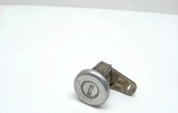 Renault Clio I Coupe door lock (next to the handle) 