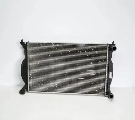 Audi A4 S4 B7 8E 8H Coolant radiator 8E0121251A
