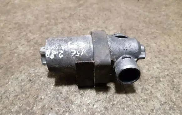 BMW 5 E39 Idle control valve (regulator) 1744713
