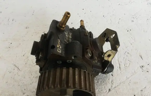 Ford Fiesta Fuel injection high pressure pump 0445010102 9656300380