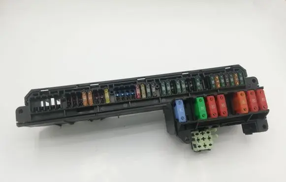 BMW 5 E60 E61 Fuse module 15613290 13290
