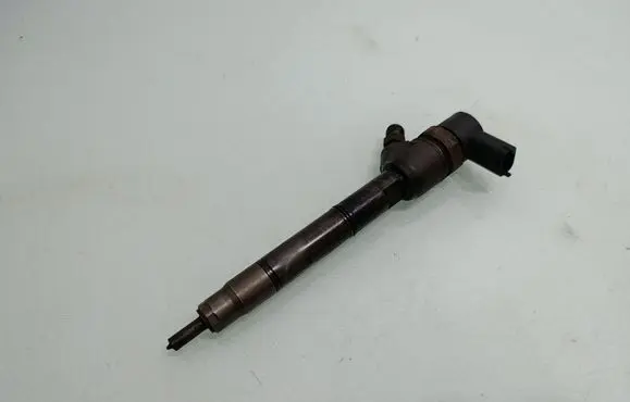 Hyundai i40 Fuel injector 338002A800