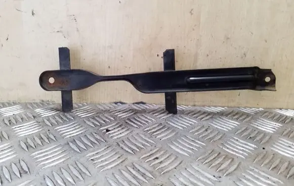 Battery bracket