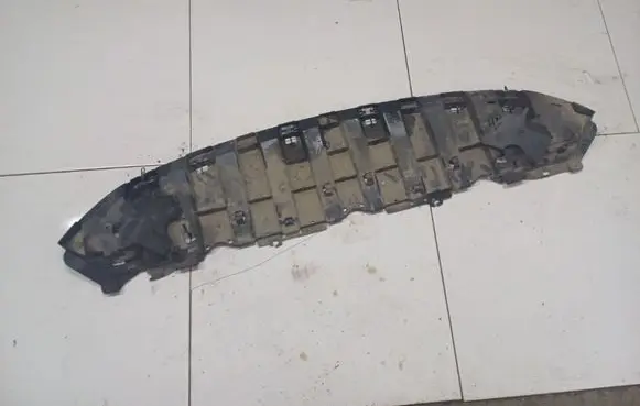 Engine splash shield/under tray
