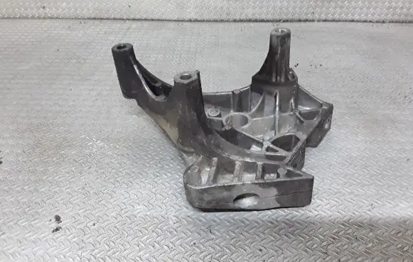 Volkswagen Caddy Engine mounting bracket 03G199207G