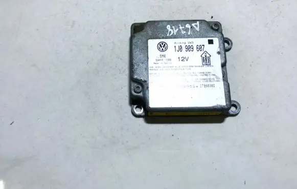 Volkswagen PASSAT B5 Airbag control unit/module 1j0909607 5wk4199