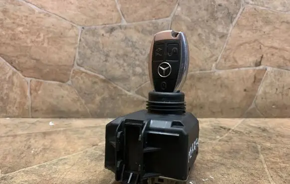 Mercedes-Benz CLS C218 X218 Ignition lock A2189054701