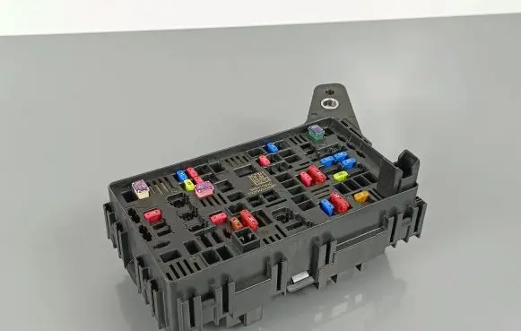 Jeep Grand Cherokee WL Fuse module 68347016AD