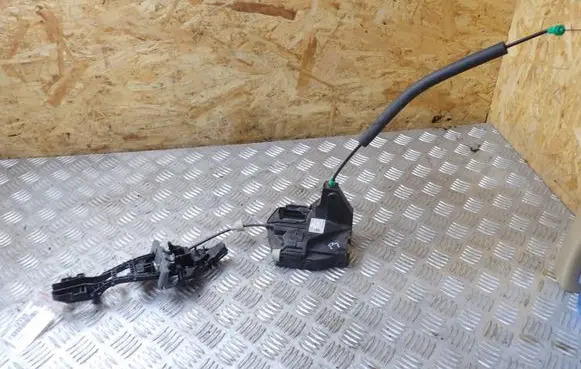 Jaguar F-Pace Rear door lock HK8324994AC C47888101