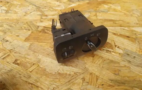 Seat Leon (1P) Tailgate/trunk/boot open switch EEEEEEEE