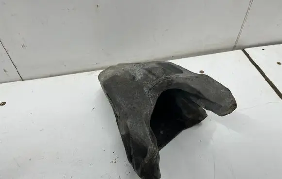Audi A4 S4 B8 8K Engine mounting bracket 8K0199307