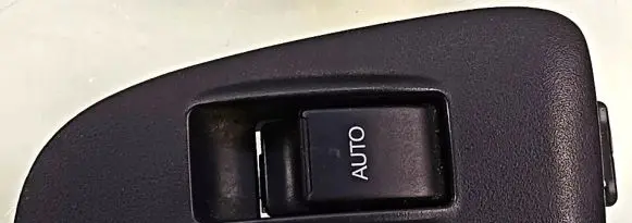 Toyota Avensis T250 Other switches/knobs/shifts 84810-05050