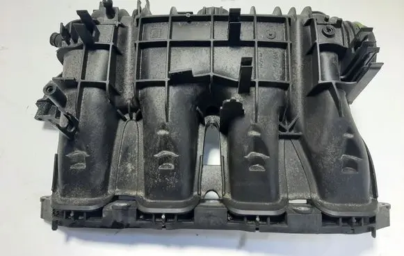 Volkswagen PASSAT B8 Intake manifold 05E129709F
