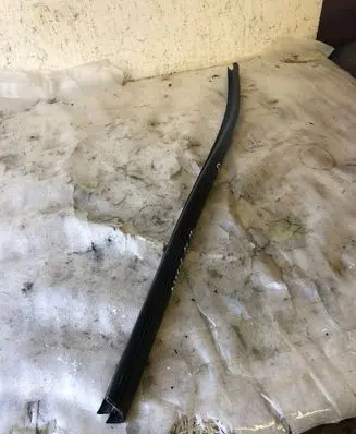 Audi A4 S4 B9 Rubber seal front door window/glass 8w0837480