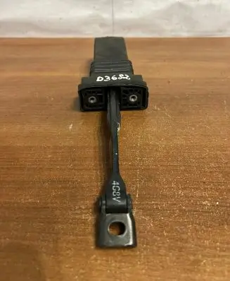 Audi A7 S7 4K8 Front door check strap stopper 8T8837267A D3682