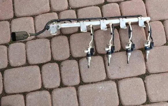 Opel Zafira C Fuel main line pipe 55505531