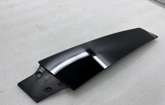 Tesla Model S (B) Pillar trim (exterior) 