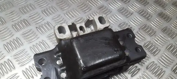 Volkswagen Golf V Engine mount bracket 1K0199555