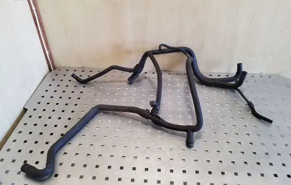 Audi Q7 4L Engine coolant pipe/hose