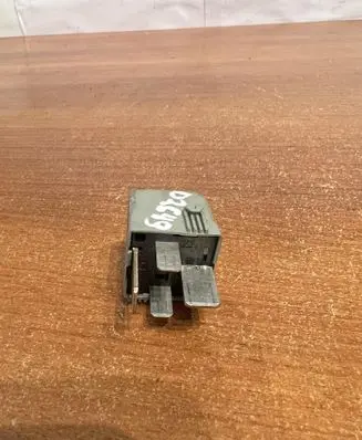 Mercedes-Benz E W210 Other relay A0025422619 D2649