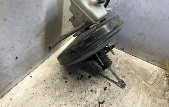 Renault Laguna III Brake booster 05885A1371