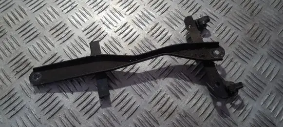 Toyota RAV 4 (XA30) Battery bracket 
