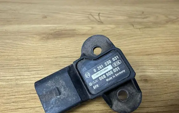 Skoda Octavia Mk2 (1Z) Air pressure sensor 06B906051