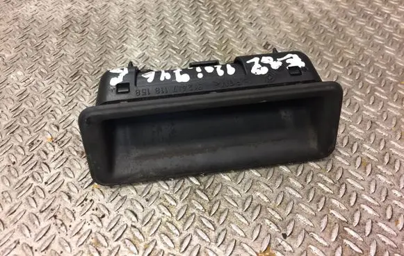 BMW 1 E82 E88 Tailgate/boot open switch button 7118158