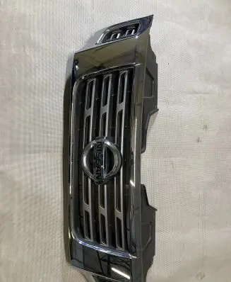 Nissan Navara D23 Front bumper upper radiator grill 623105JU1C