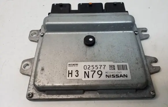 Nissan Juke I F15 Engine control unit/module 025577N79 MEC940040