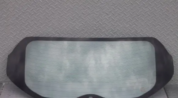 Nissan Qashqai Rear windscreen/windshield window 