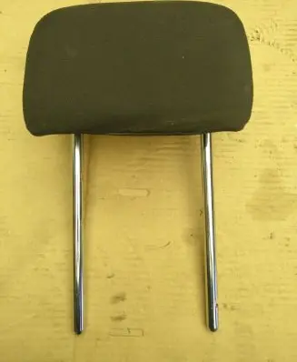 Volkswagen Tiguan Rear seat headrest 