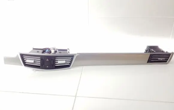 Mercedes-Benz E W212 Dash center air vent grill A2128302554 A2126801971