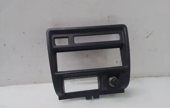 Subaru Legacy Radio/GPS head unit trim 
