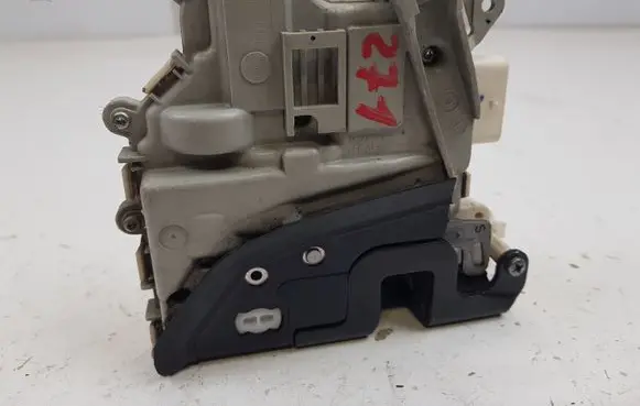 Audi A4 S4 B8 8K Front door lock 8J2837015C
