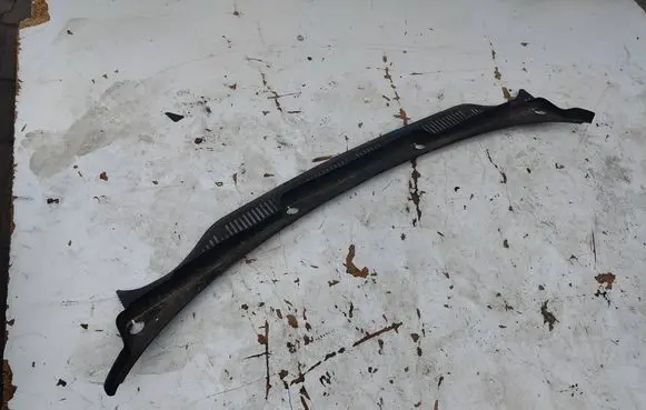 Volkswagen Caddy Wiper trim 2K0819403