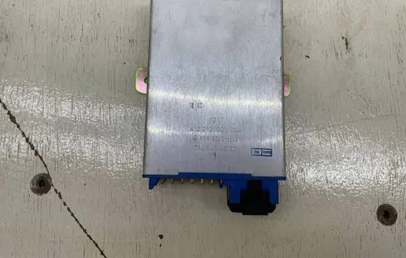 Mercedes-Benz S W140 Cruise control relay A0145454032 0145454032 412212001004