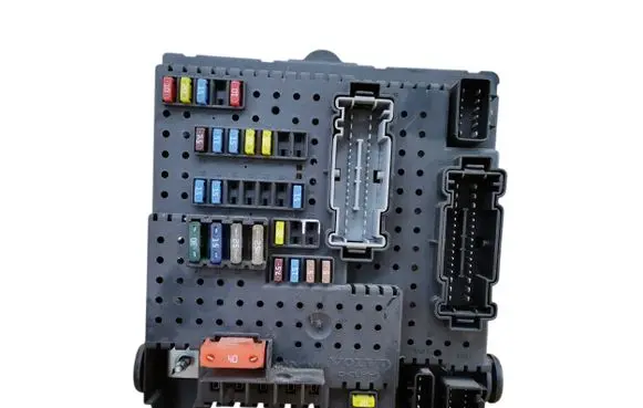 Volvo XC90 Fuse module 8676391 12217799