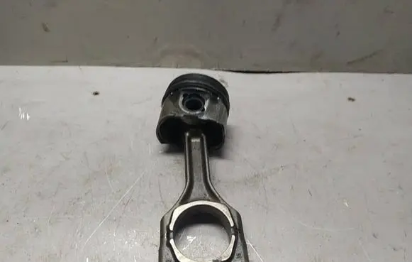 Opel Astra J Piston 0687776302