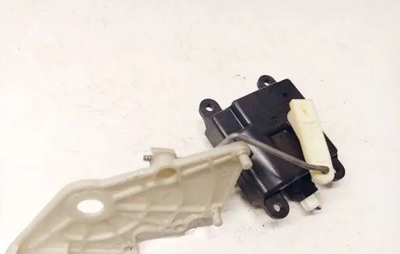 Nissan X-Trail T30 Air flap motor/actuator 3J11030840