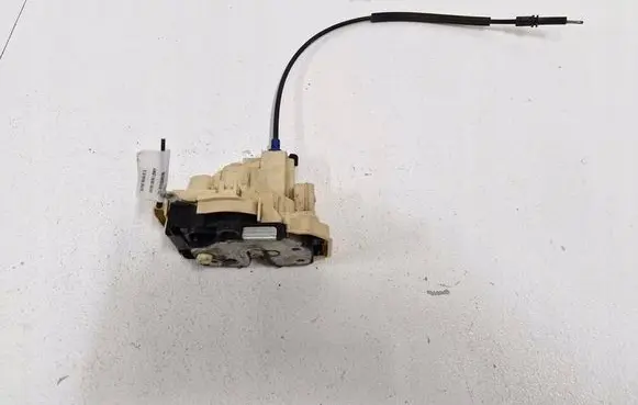 Fiat Panda III Rear door lock 51963630