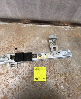 Renault Megane II Rear door manual window regulator 